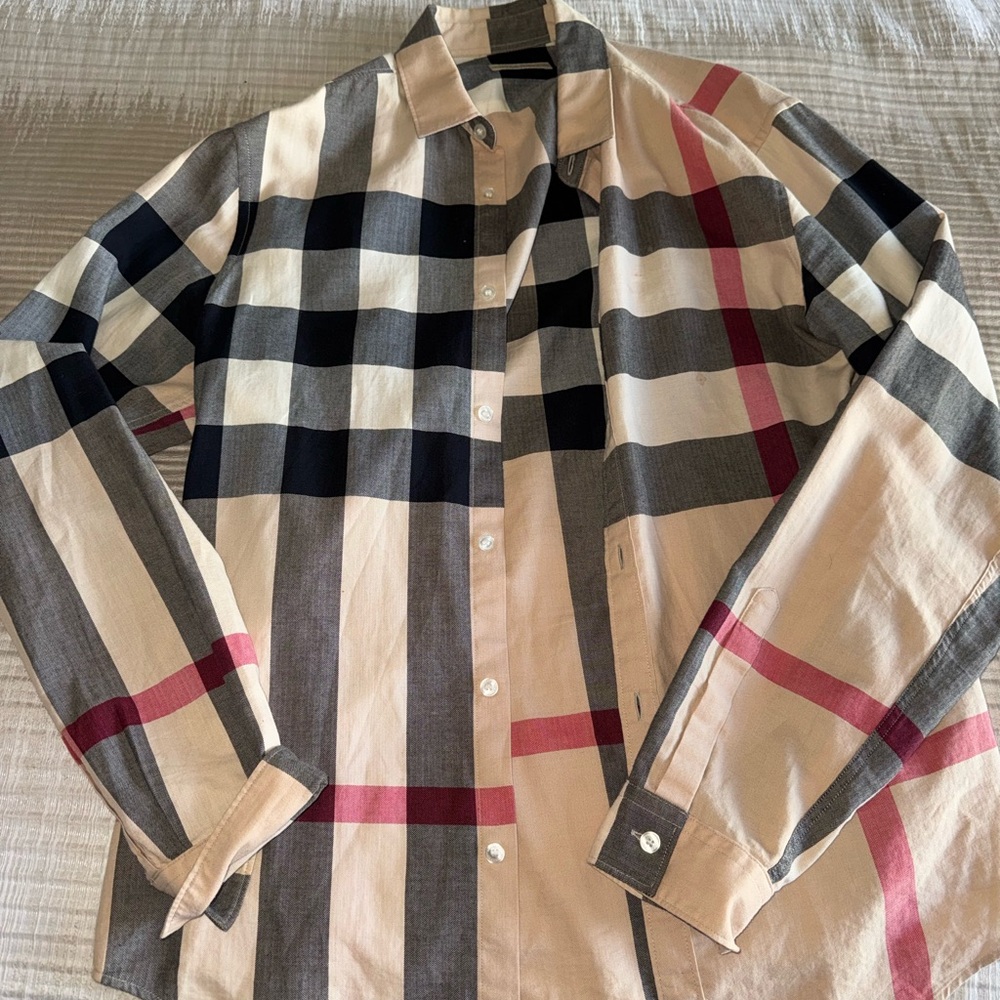 Burberry men’s button down shirt size M